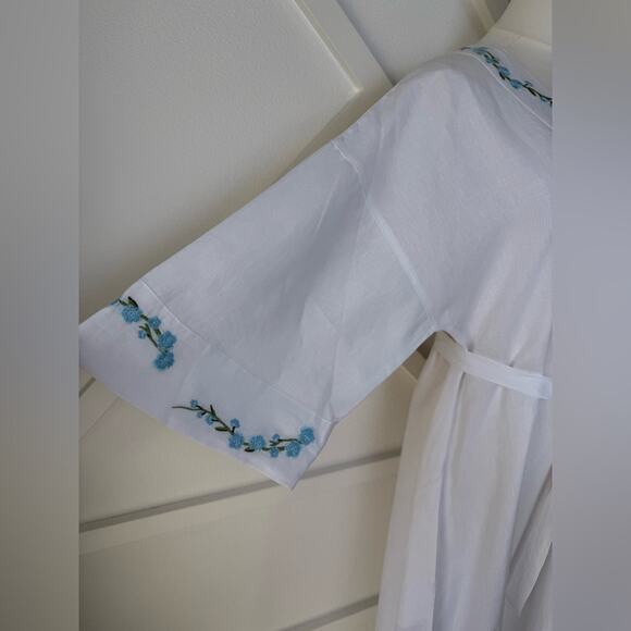 NWT Fanm Mon x Andie Kepez Kaftan Embroidered Dress White 100% Linen
Size Small - Picture 5 of 13